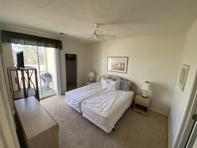 Building Photo - 620 River Oaks Dr