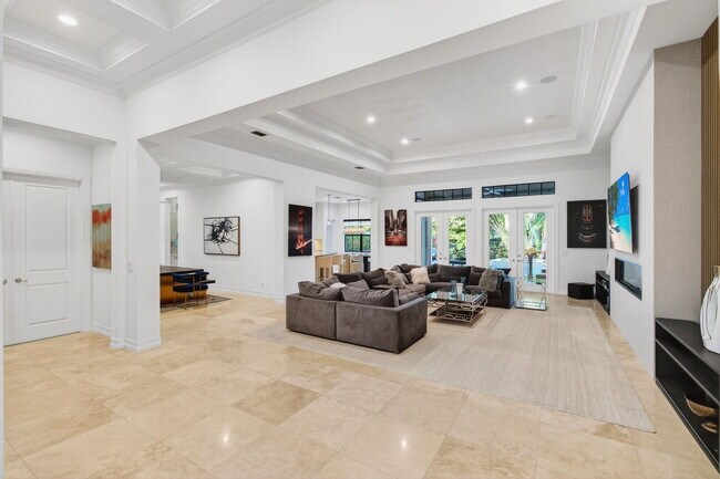 Building Photo - 17662 Cadena Dr