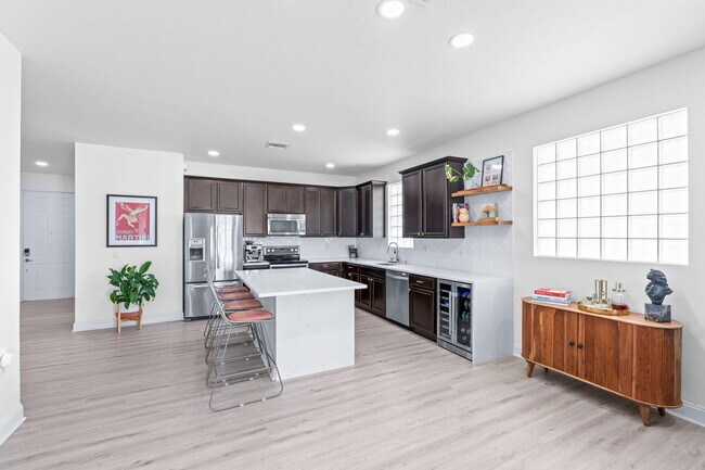Building Photo - 9160 Wrangler Dr