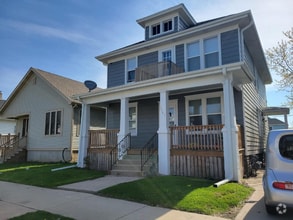 Building Photo - 1941 Racine St