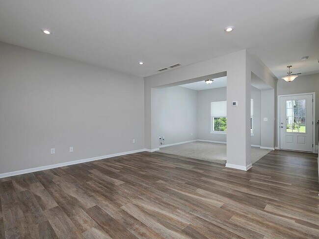 Building Photo - 6365 Lantana Village Way