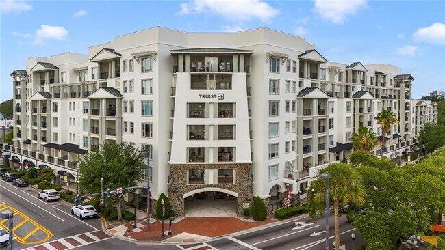 Primary Photo - 2305 Edgewater Dr