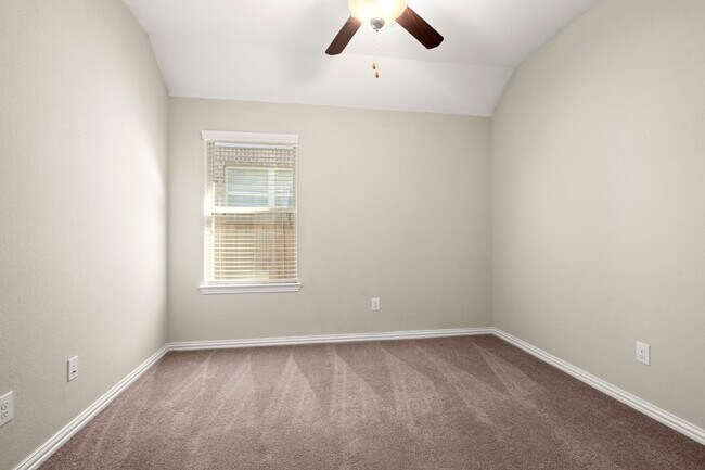 Building Photo - 2939 Twin Cove Ct