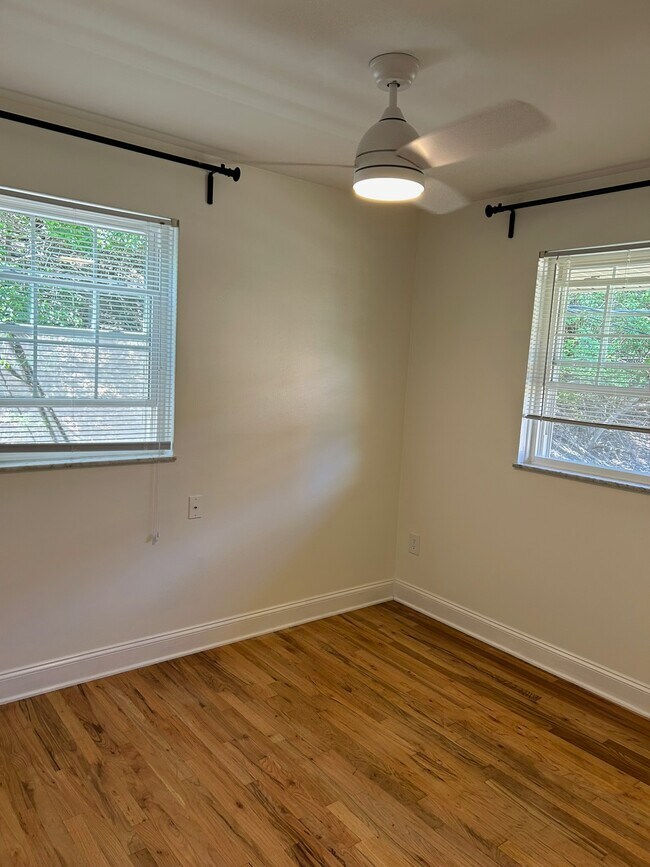 Building Photo - 1387 Bluff Ave