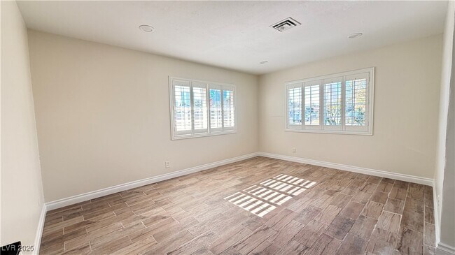 Building Photo - 1819 S Beverly Way