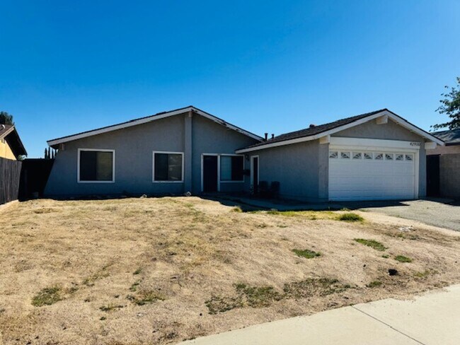 Primary Photo - Westside Remodeled 3+2