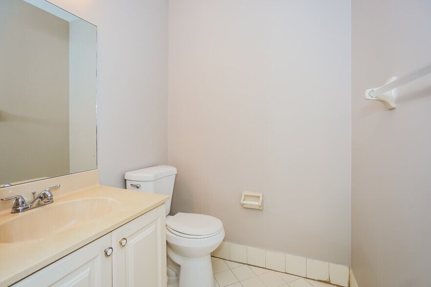 Building Photo - 1213 NW 159th Ln