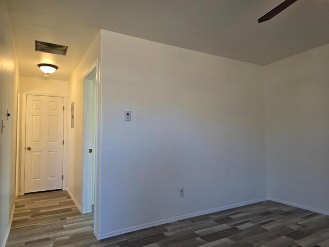 Building Photo - 3244 White Ave