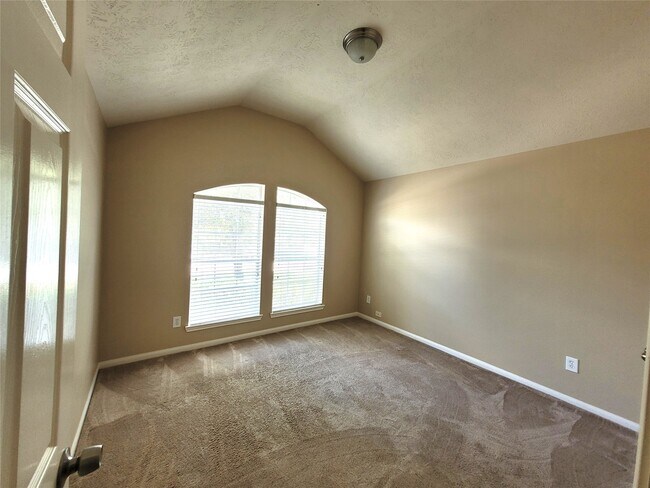 Building Photo - 11826 Fortune Park Dr