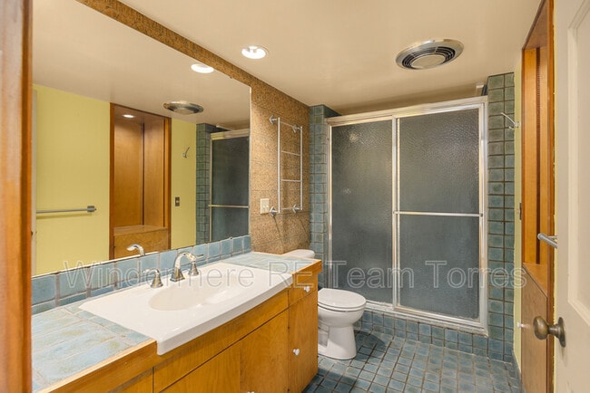 Building Photo - 10837 Bill Point Bluff NE