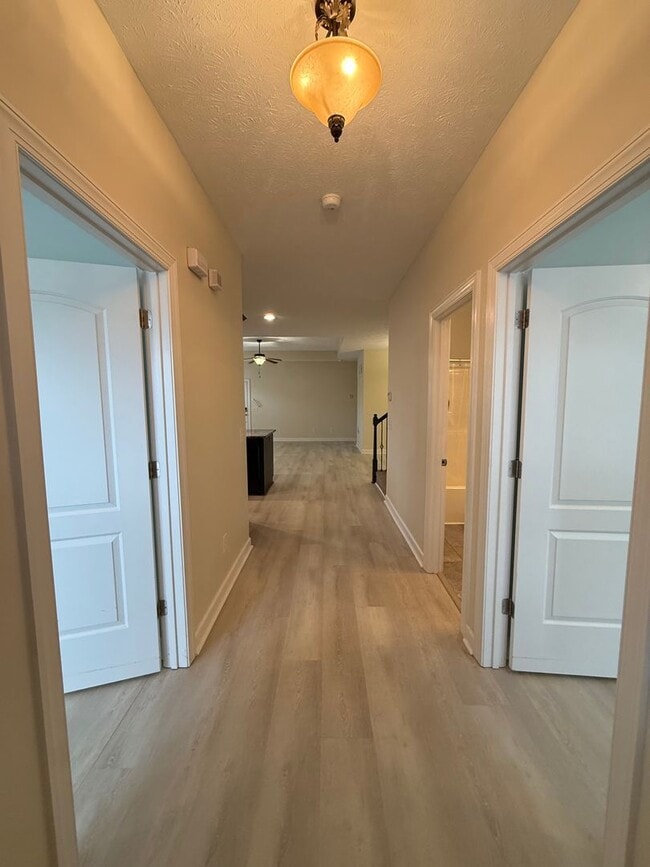 Building Photo - MOVE IN SPECIAL: 1/2 OFF FIRST FULL MONTHS RENT WITH A 12 MONTH LEASE!! 3BR/3BA in Prime Gallatin...