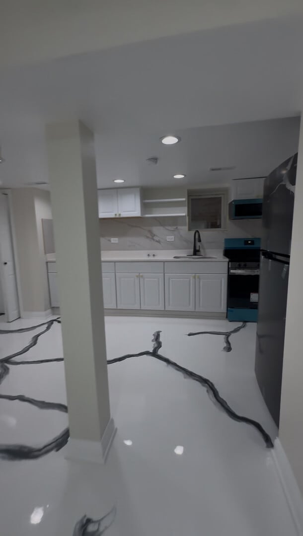 Building Photo - 3811 W 61st St