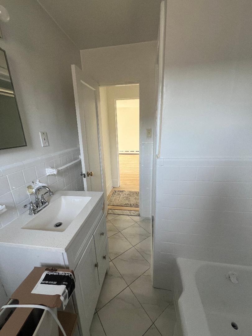 Bathroom - 411 W Park Ave