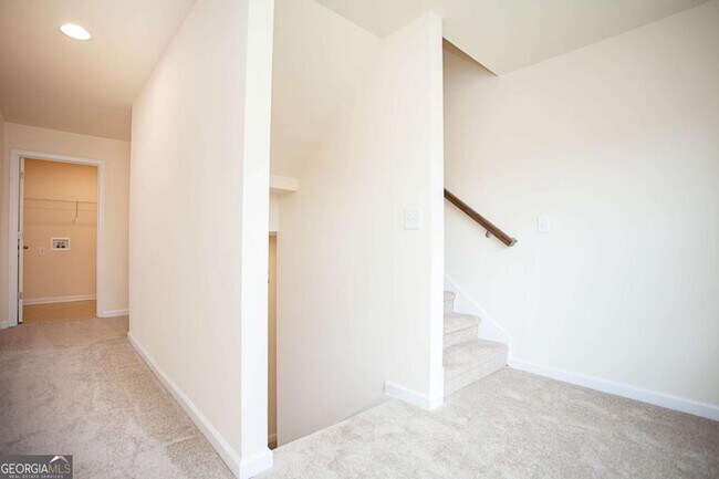Building Photo - 4355 Almanor Cir