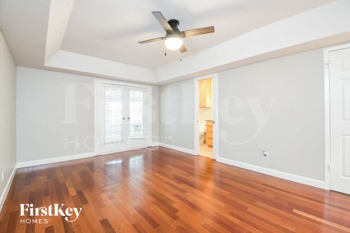 Building Photo - 1616 Hawthorne Dr