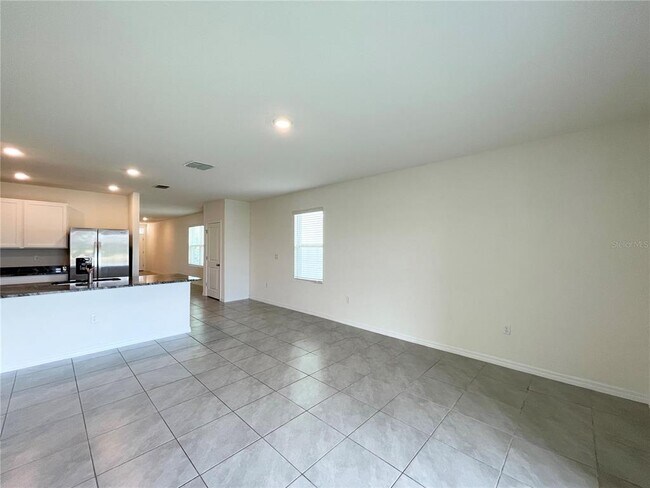 Building Photo - 35759 Sunflower Hl Dr