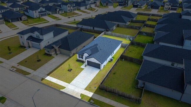Building Photo - 4243 Bromham Farms Dr