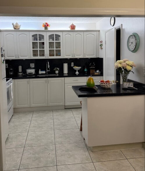 Primary Photo - 12840 SW 43rd Dr