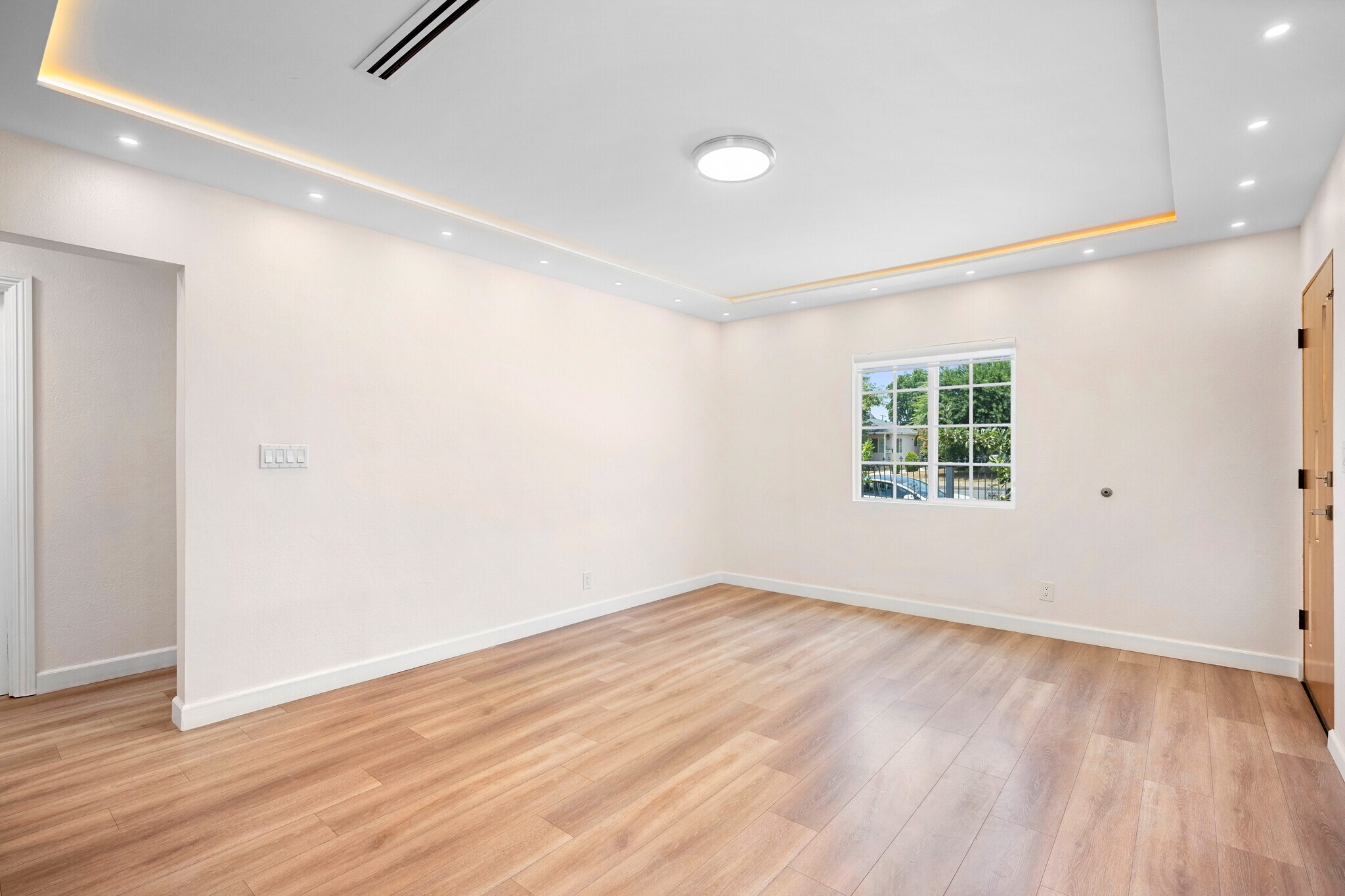 Building Photo - 13700 Branford St