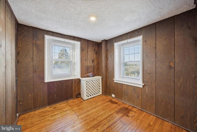 Building Photo - 922 Second Street Pike