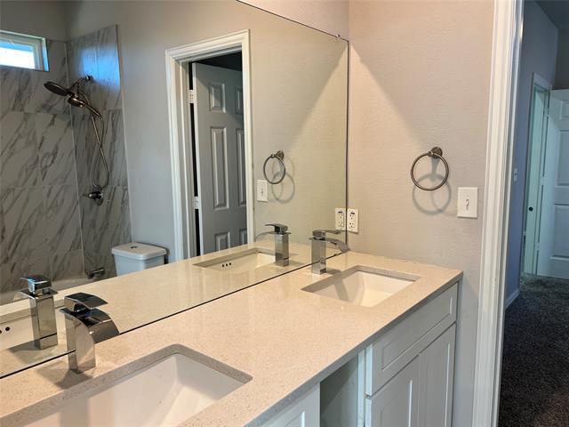 Building Photo - 319 W Page Ave