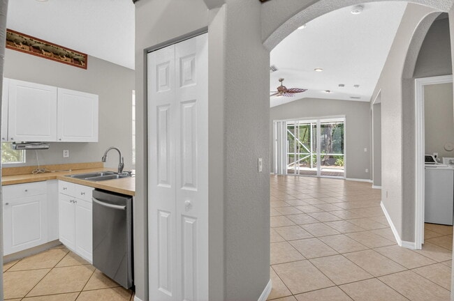 Building Photo - 8451 Siciliano St