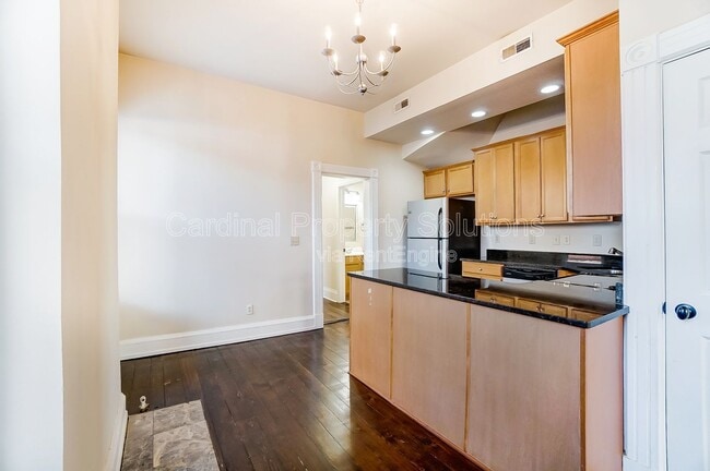 Building Photo - 2114 Kemper Ln