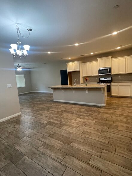 Building Photo - 5202 Phisto Pl