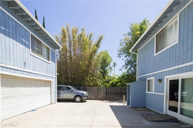 Building Photo - 4 br, 4 bath House - 6936 Encino Ave