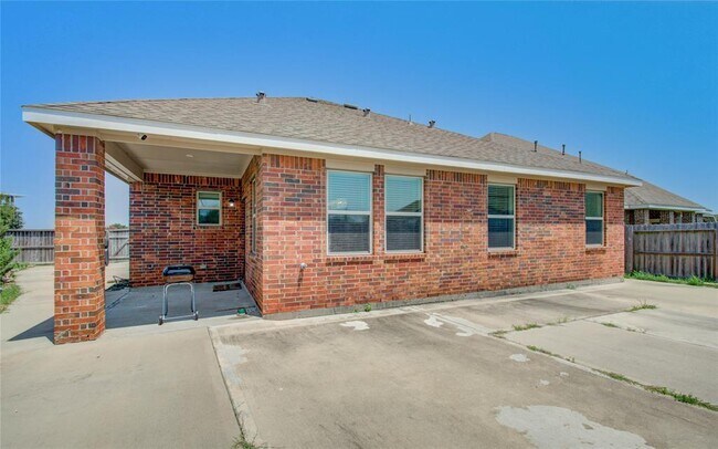 Building Photo - 24019 Via Viale Dr