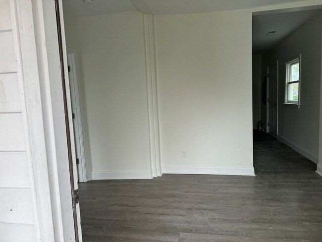 Building Photo - 655 Chestnut St