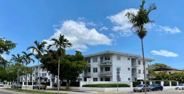 Building Photo - Alhambra Apartments