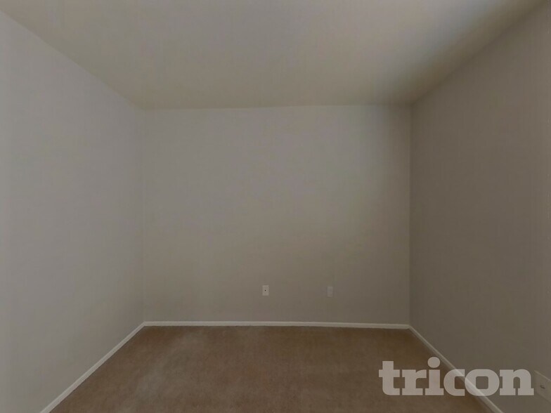 Building Photo - 12425 N 42nd Dr