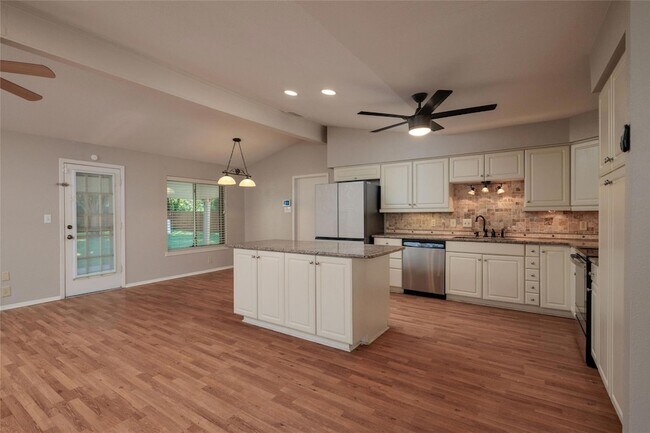 Building Photo - 624 Cimarron Trail