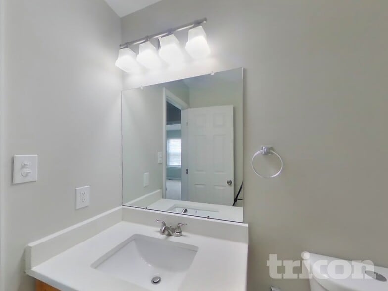 Building Photo - 137 Harvard Dr