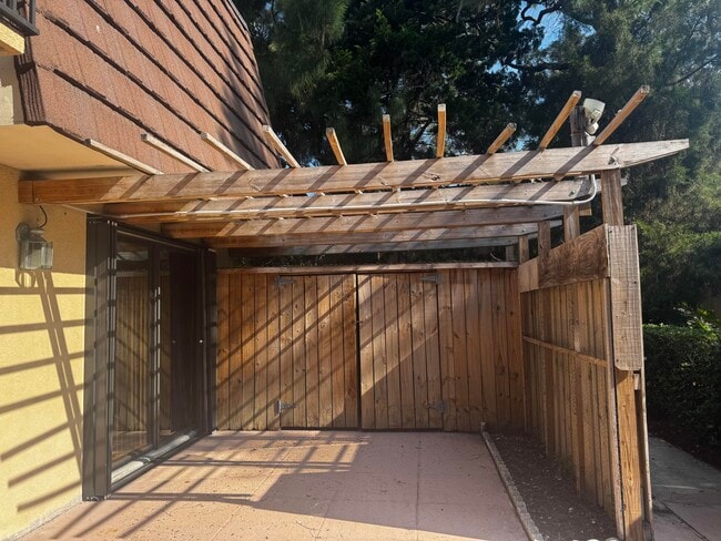 Building Photo - 417 4th Ln