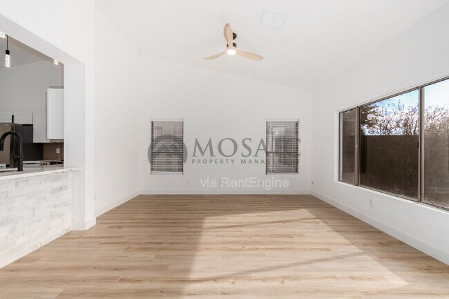 Building Photo - 1567 E Black Diamond Dr
