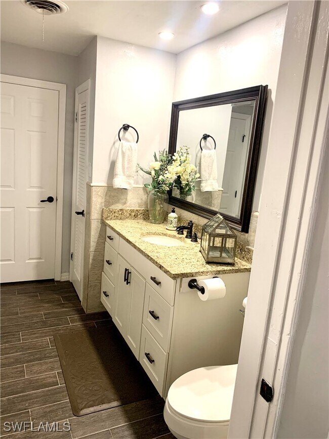 Building Photo - 235 Cypress Way W