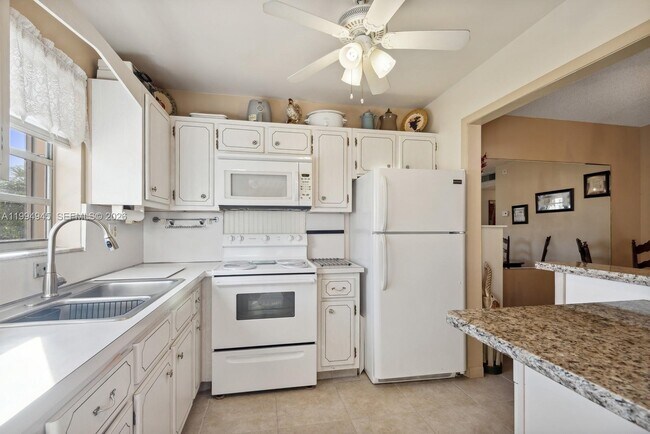 Building Photo - 5300 Washington St