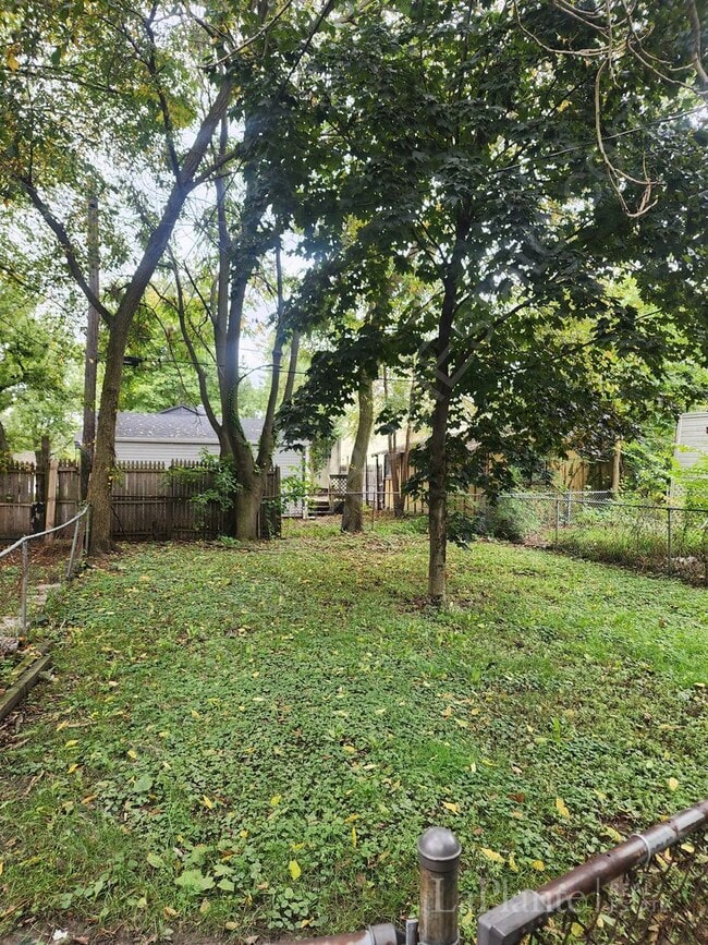 Building Photo - Charming 2-Bedroom Home Near Five Points