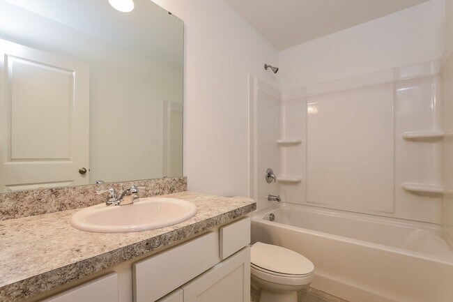 Building Photo - 2084 Hemingway Cir