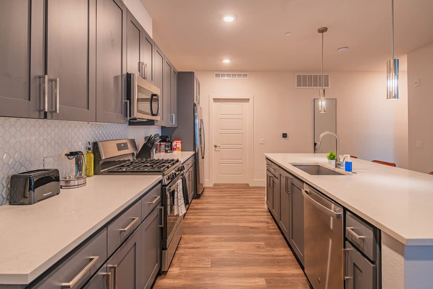 Building Photo - 15501 N Dial Blvd