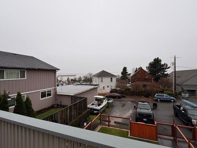 Building Photo - 3356/3372/3376 Franklin Ave.