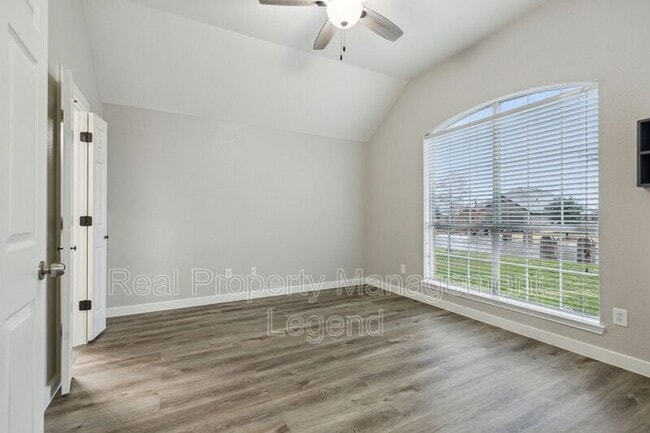 Building Photo - 1800 Meadow Lark Ln