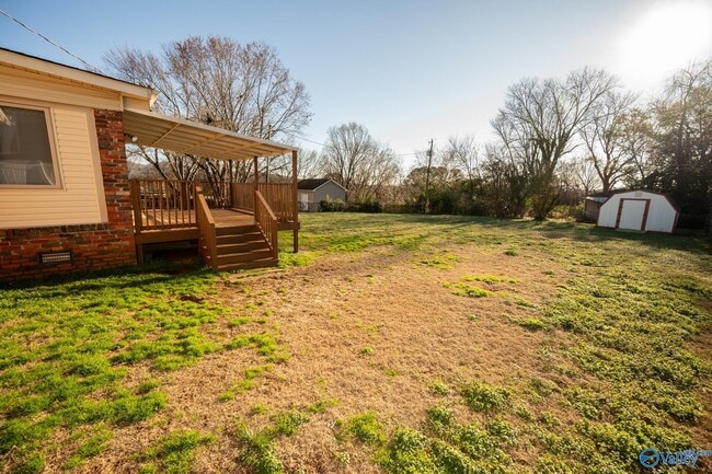 Building Photo - 2215 Fairfax St NE