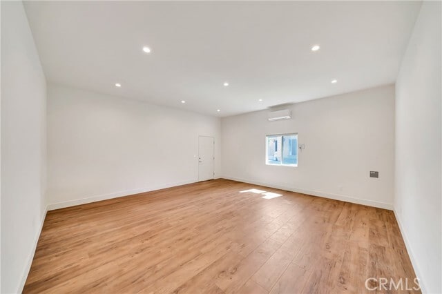 Building Photo - 16707 Moorpark St