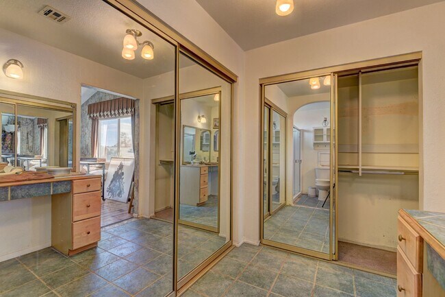Building Photo - Discover this 4-bedroom, 2.5-bath historic beauty in the heart of Spring Valley, where Old Vegas ...
