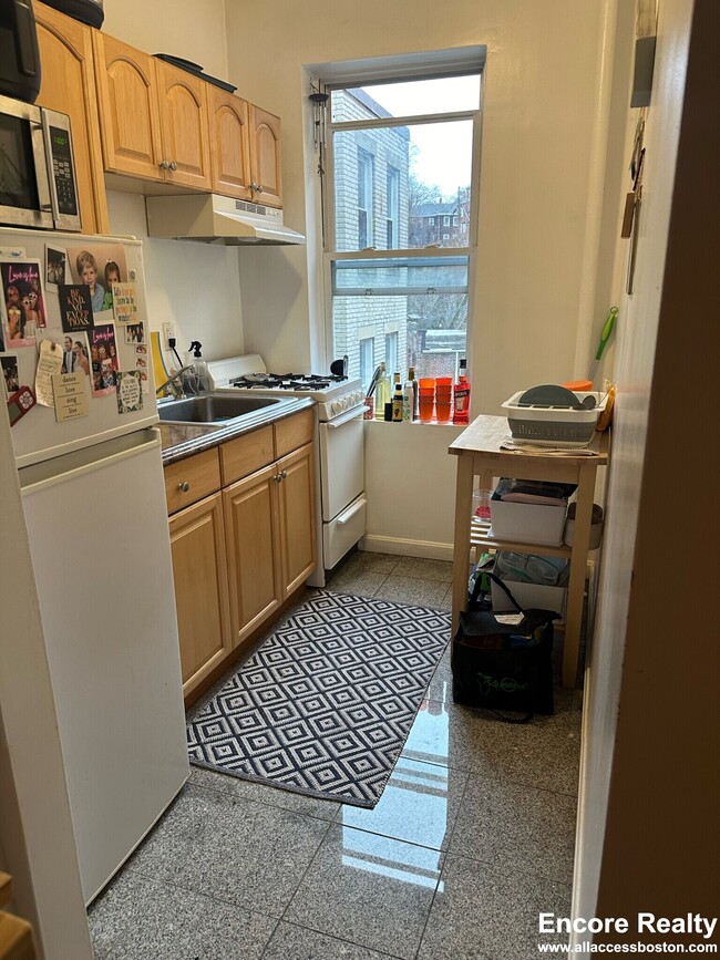 Building Photo - 110 Brainerd Rd