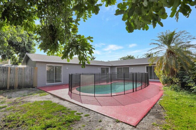 Building Photo - 8211 NW 45th Ct