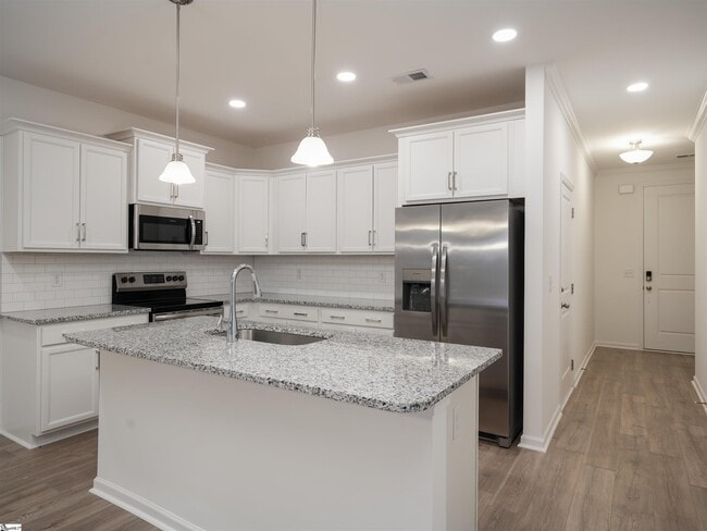 Building Photo - 272 Bryland Wy